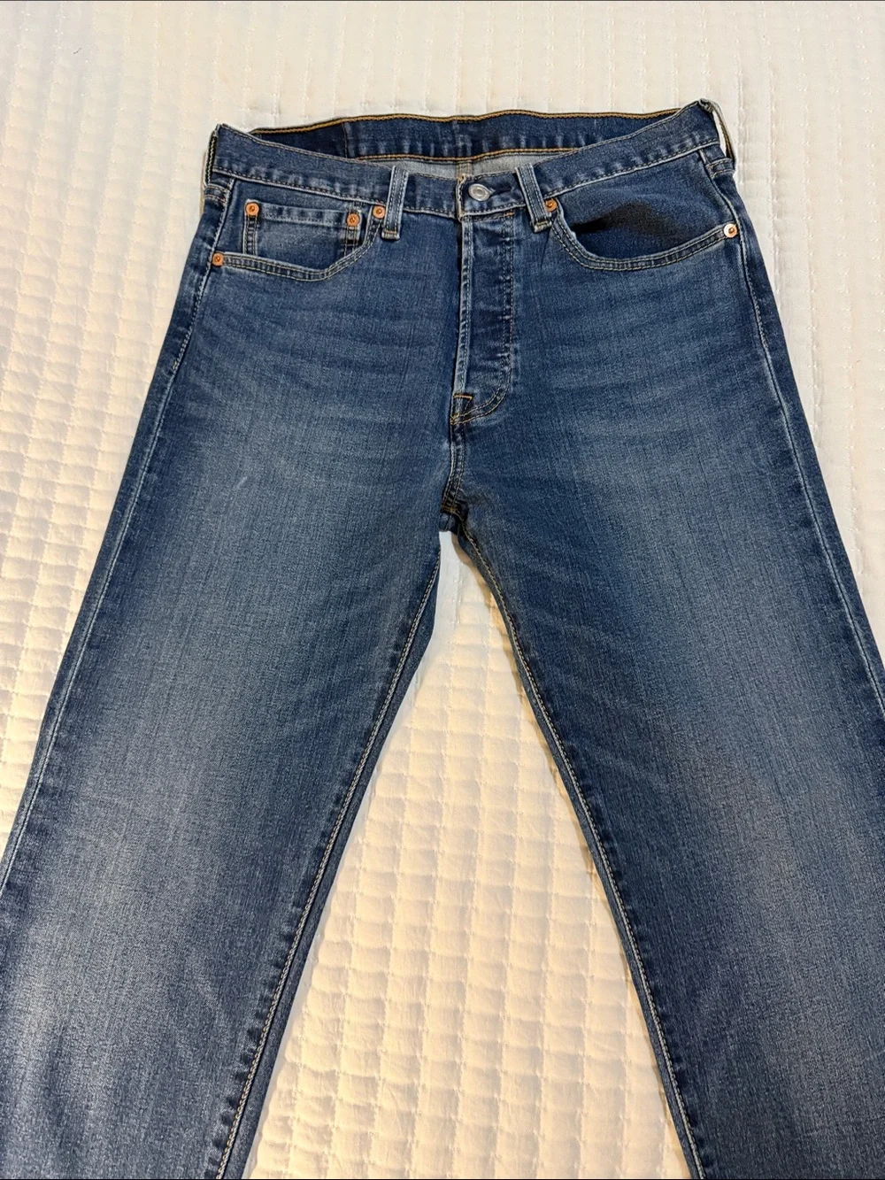 Levi's Men's Medium Blue Straight-Leg Jeans. 501.   31 x 30